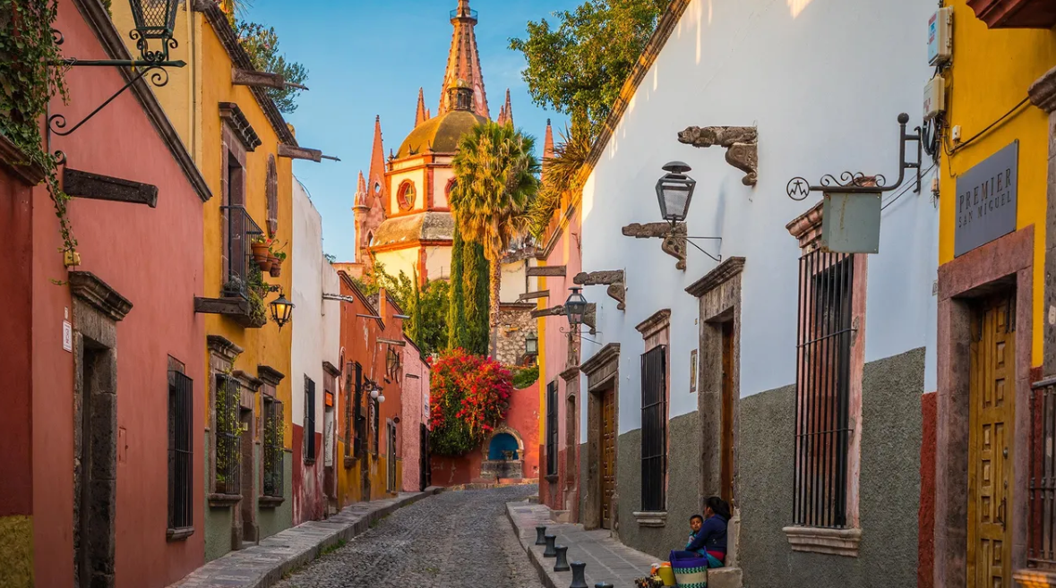 San Miguel de Allende street